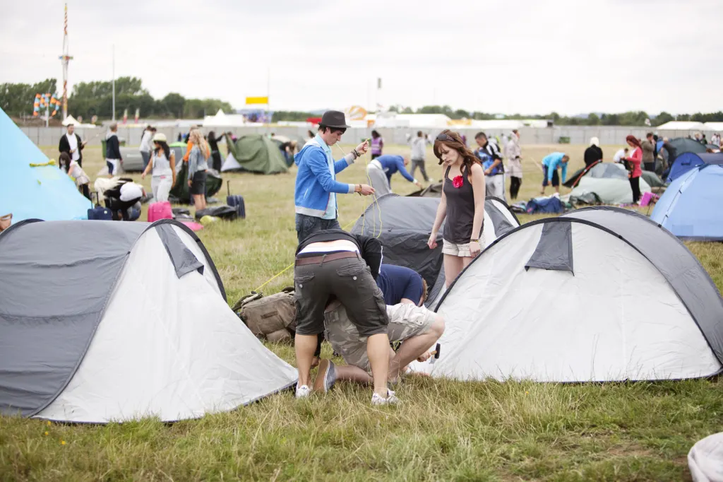 Festivalgoers and atmosphere at Global Gathering 2010
